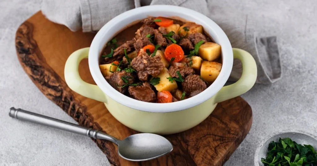 Discover 10 quick ground beef recipes perfect for busy weeknights. Fast, easy, and delicious meals your whole family will love.