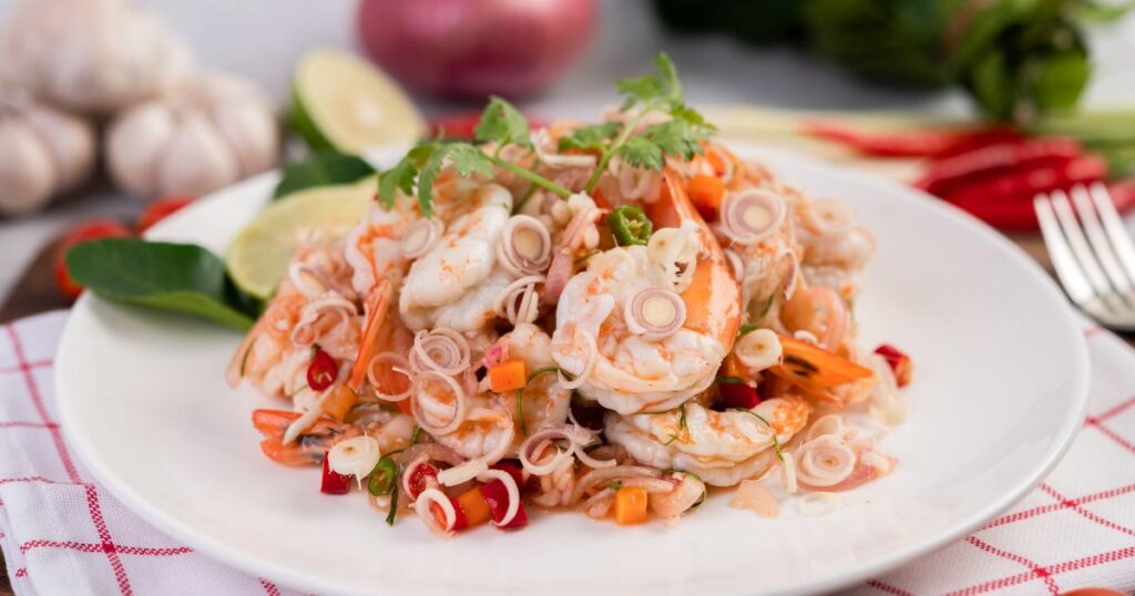 mayonnaise walnut shrimp