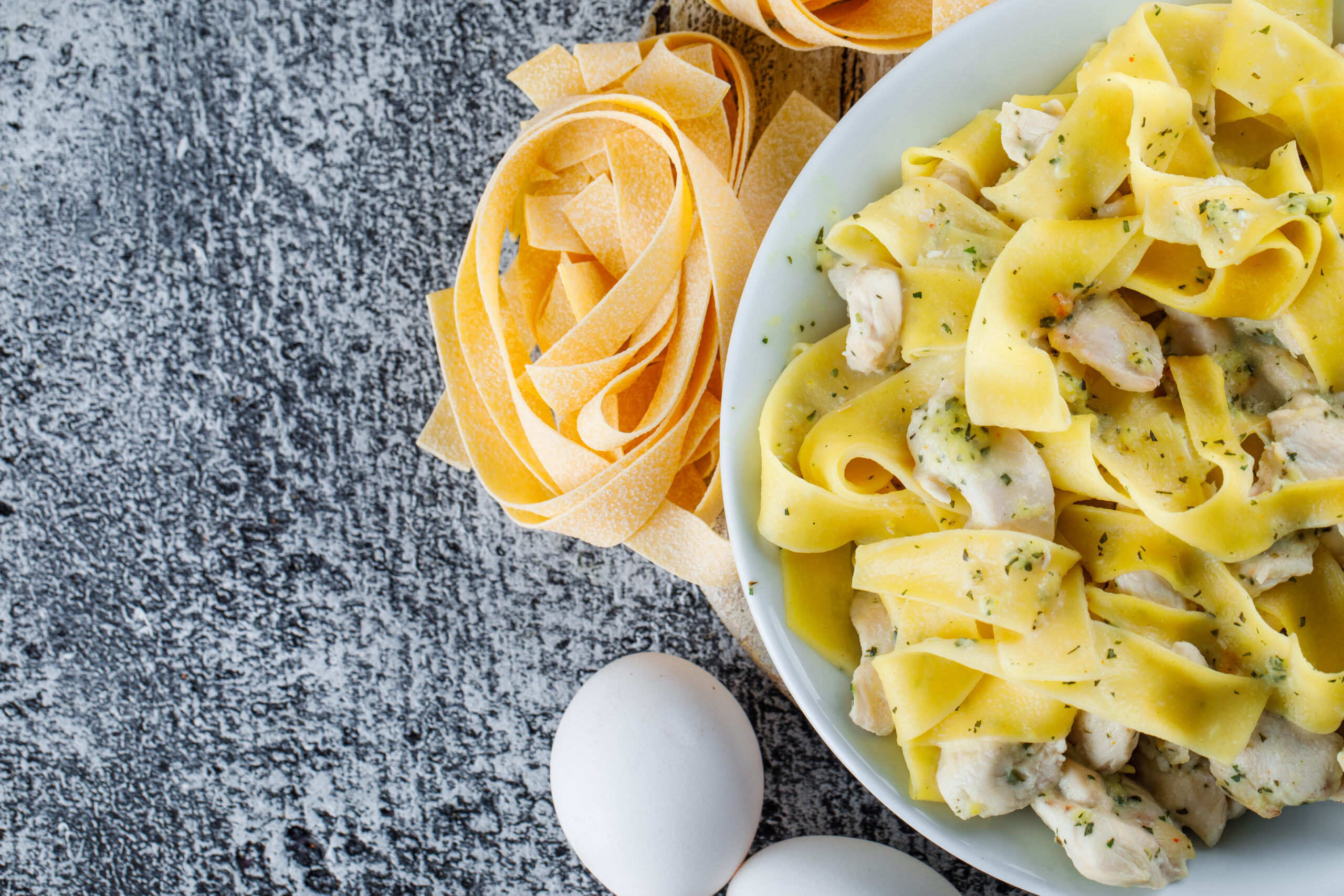 fettuccine chicken alfredo sauce